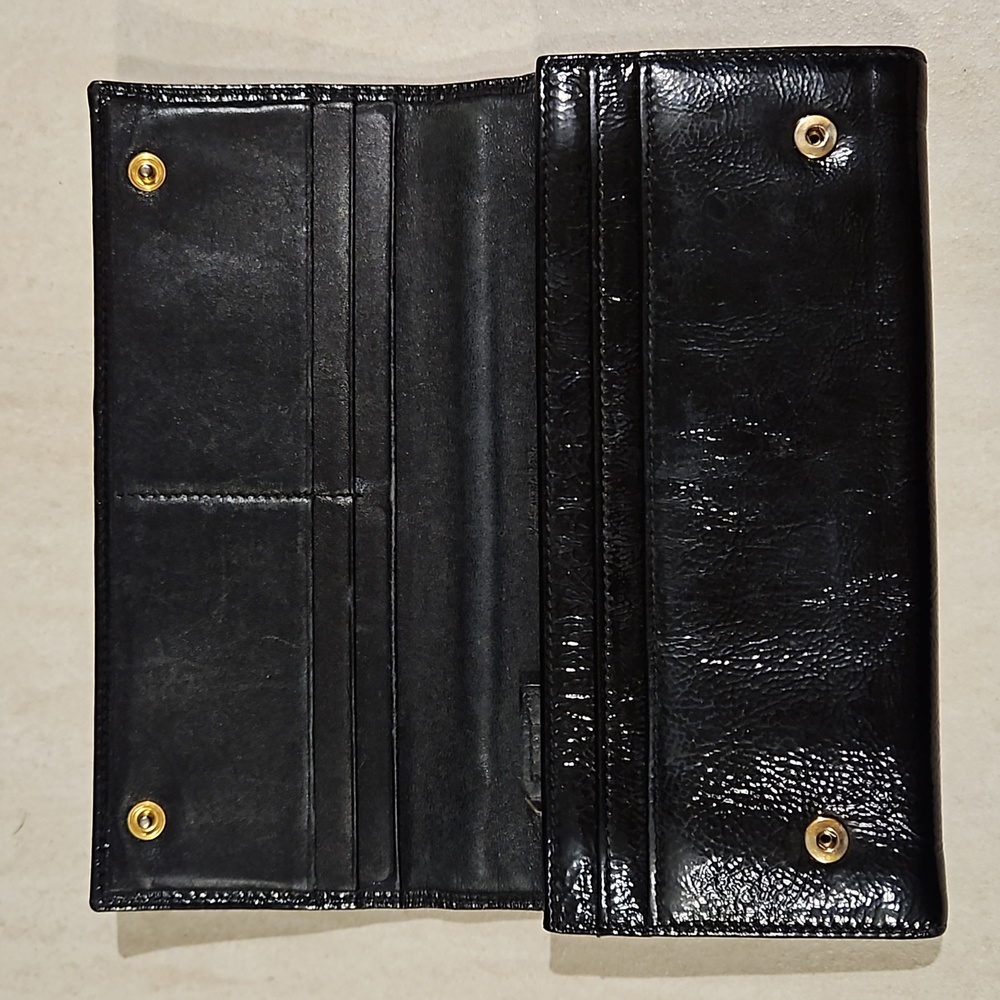 YSL Logo Patent Leather Bifold Snap Wallet w/Dustbag - Picture 8 of 14